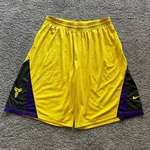 Nike Kobe Bryant Basketball Shorts Snakeskin Mamba Lakers Yellow Black Mens 3XL